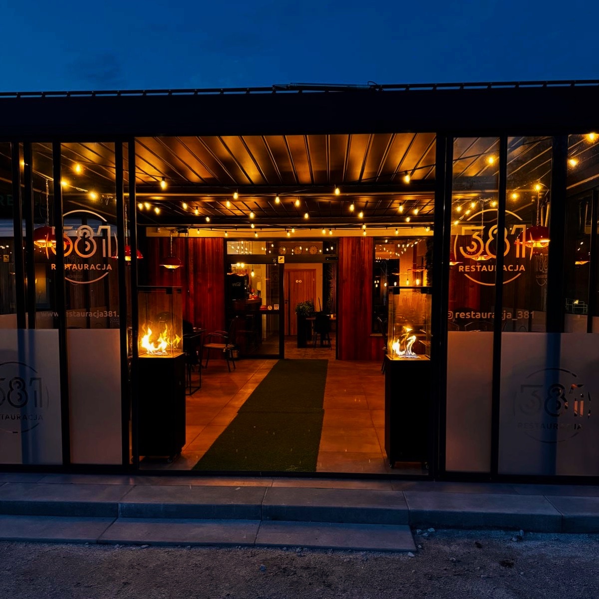 Widok zewnętrzny Restauracji 381